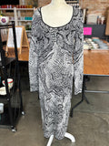 White House Black Market Black White Knit Maxi Dress Small Deep Scoop Neck Bodycon Graphic Dress