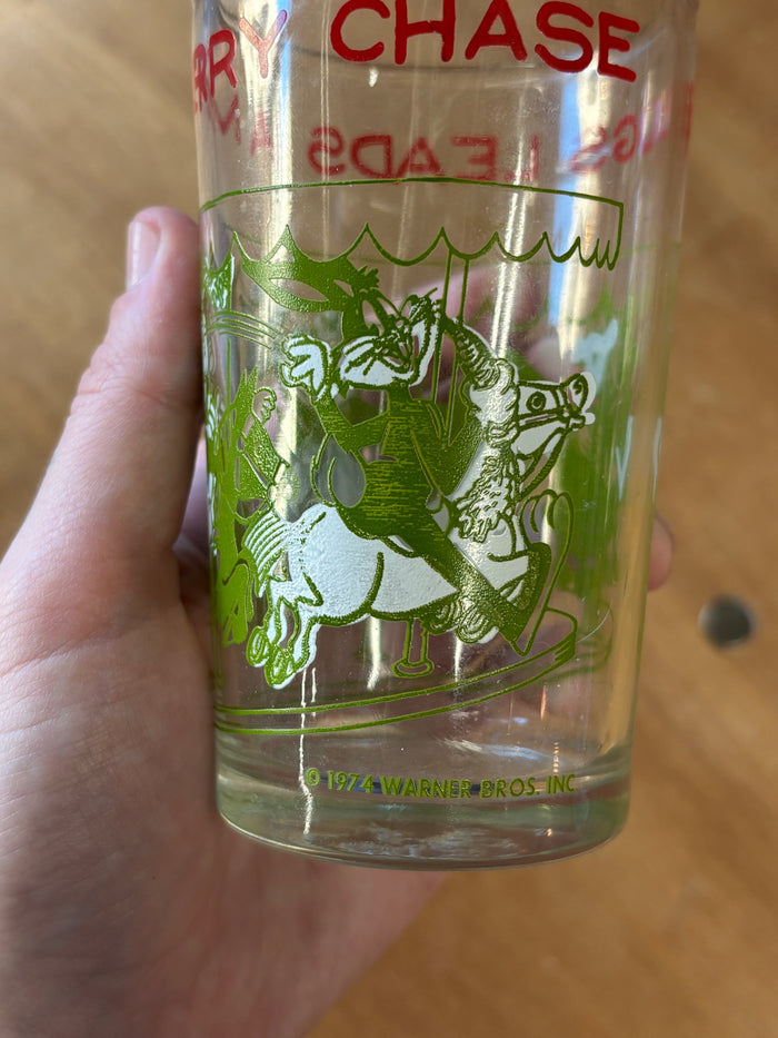 1974 Yosemite Sam “Merry Chase” Looney Tunes Collector Glass – Warner Bros. Vintage Drinkware