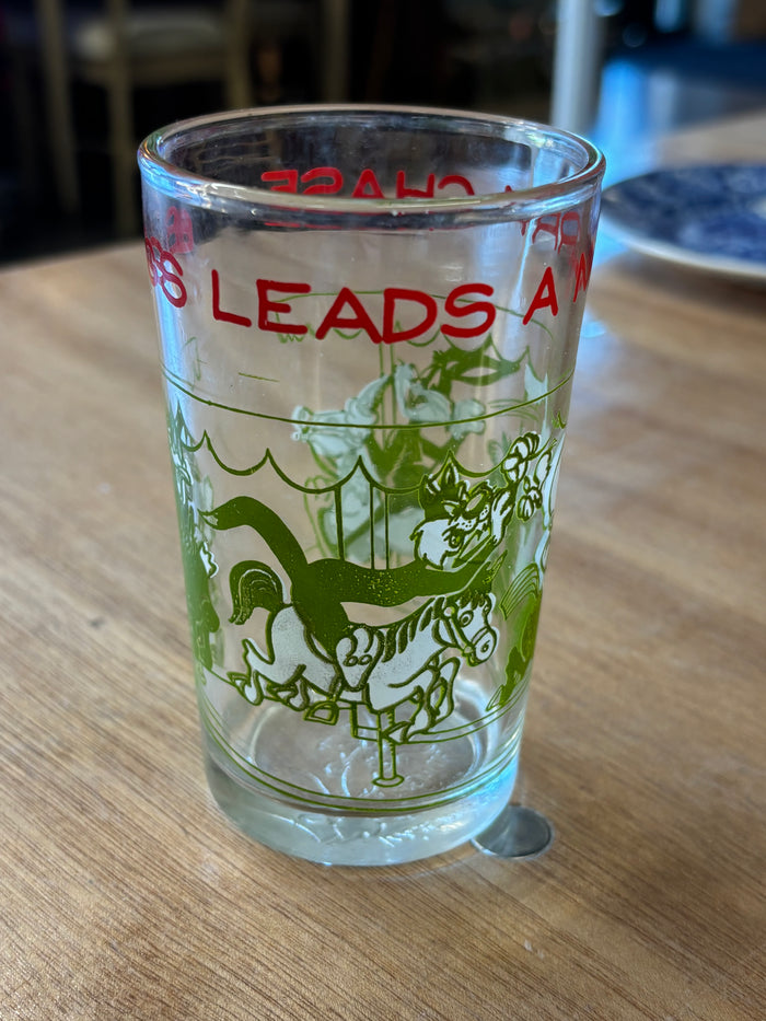 1974 Yosemite Sam “Merry Chase” Looney Tunes Collector Glass – Warner Bros. Vintage Drinkware