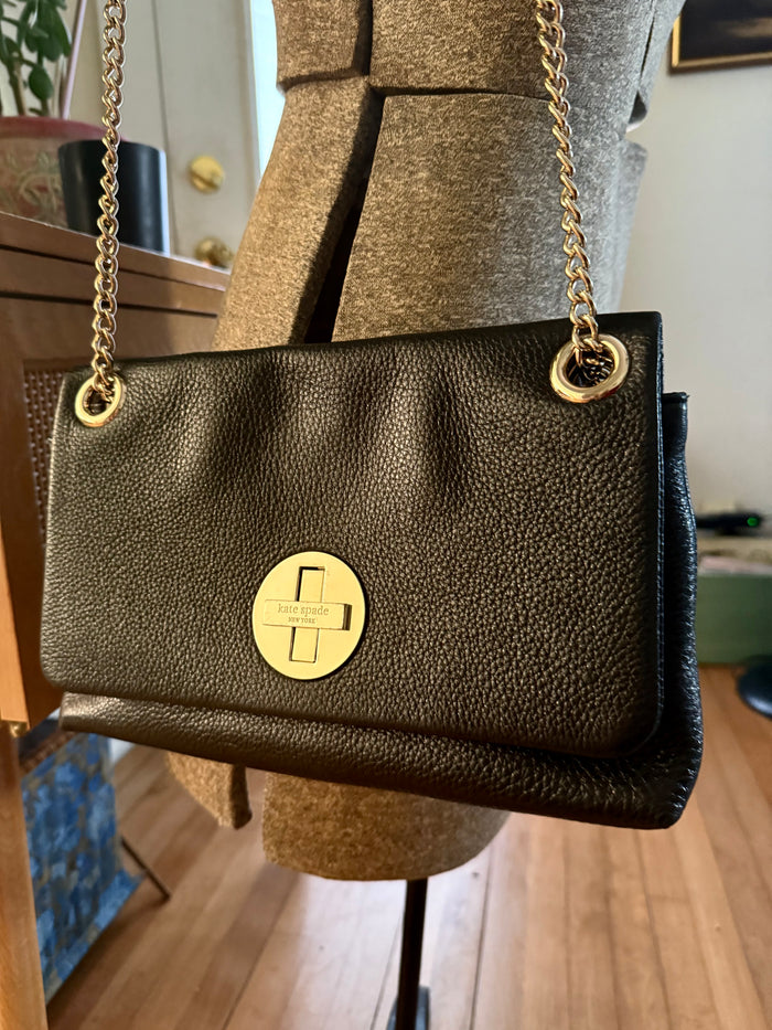 Kate Spade Black Pebbled Leather Crossbody Bag – Early 2000’s Classic with Gold Chain & Pink Lining