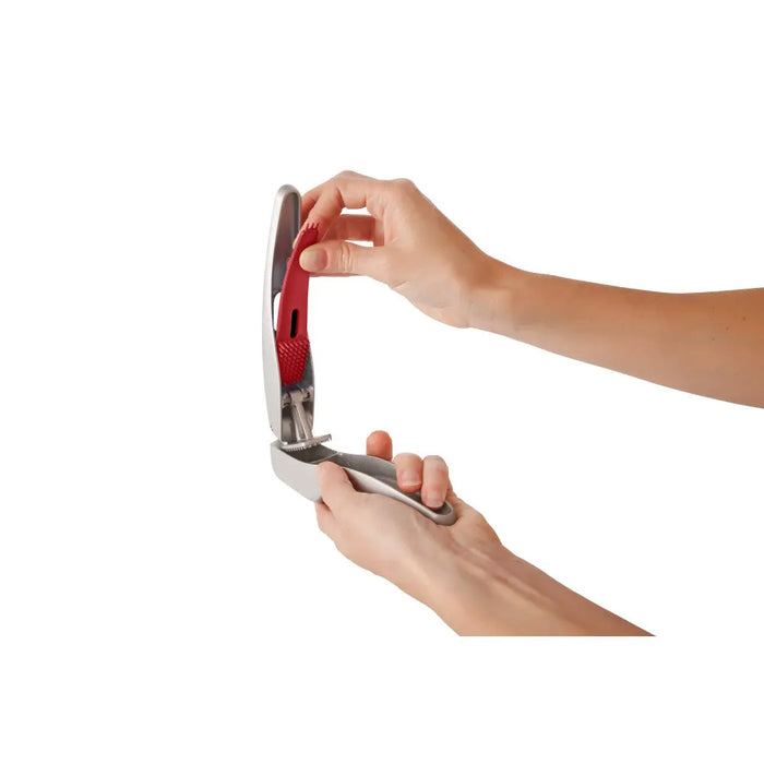 Zyliss Susi 3 Garlic Press DKB